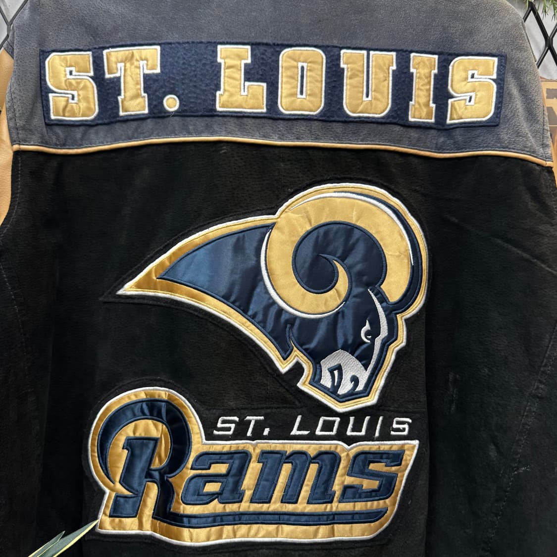 00s NFL X 세인트루이스 램스 스웨이드 바시티 자켓 그레이 블랙 상품이미지8