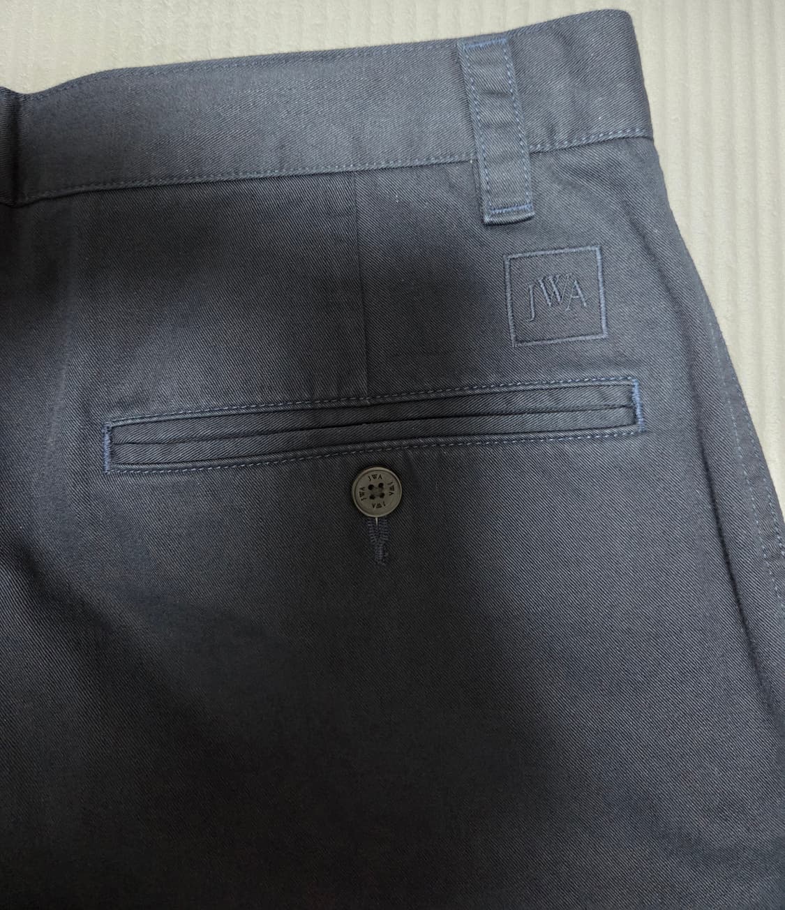 유니클로 jw앤더슨JWA원턱 와이드치노팬츠 82사이즈(31,32) 판매 상품이미지10