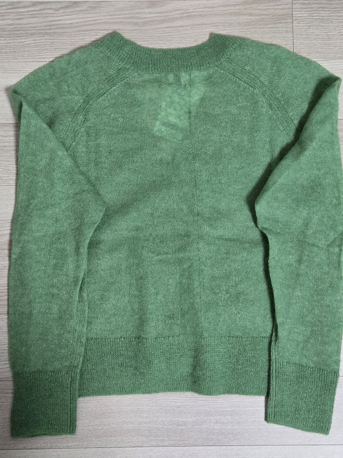 a.t.corner   V넥 크롭 가디건  미착용 새상품 상품이미지8