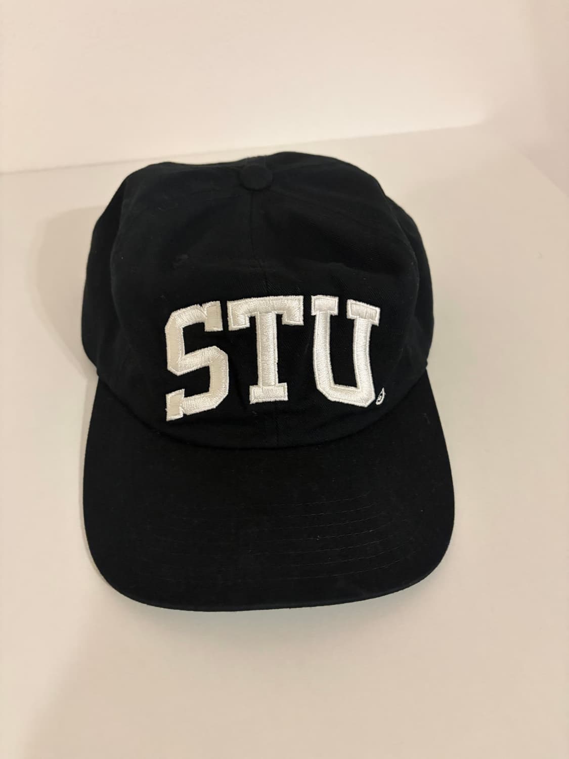 스투시 스투 아치 스트랩백 캡 블랙 상품이미지3