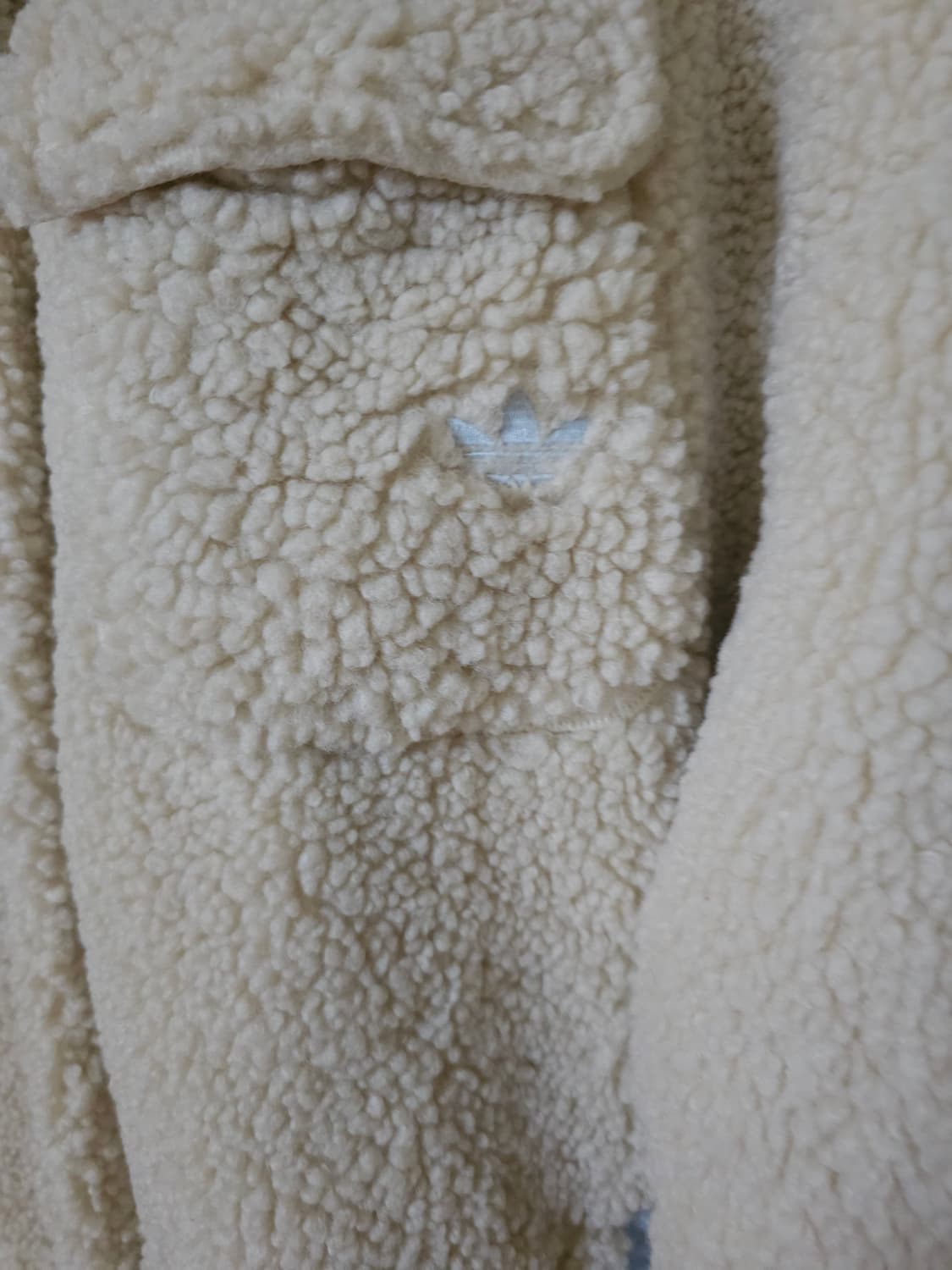 아디다스 쉐르파 롱 뽀글이 코트 상품이미지5