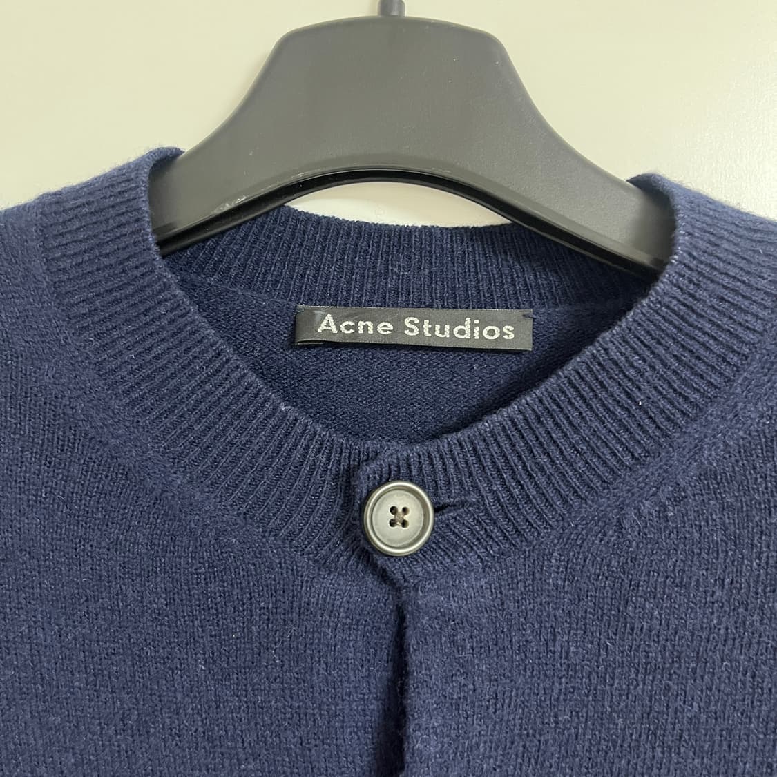 아크네스튜디오 가디건 네이비 상품이미지2