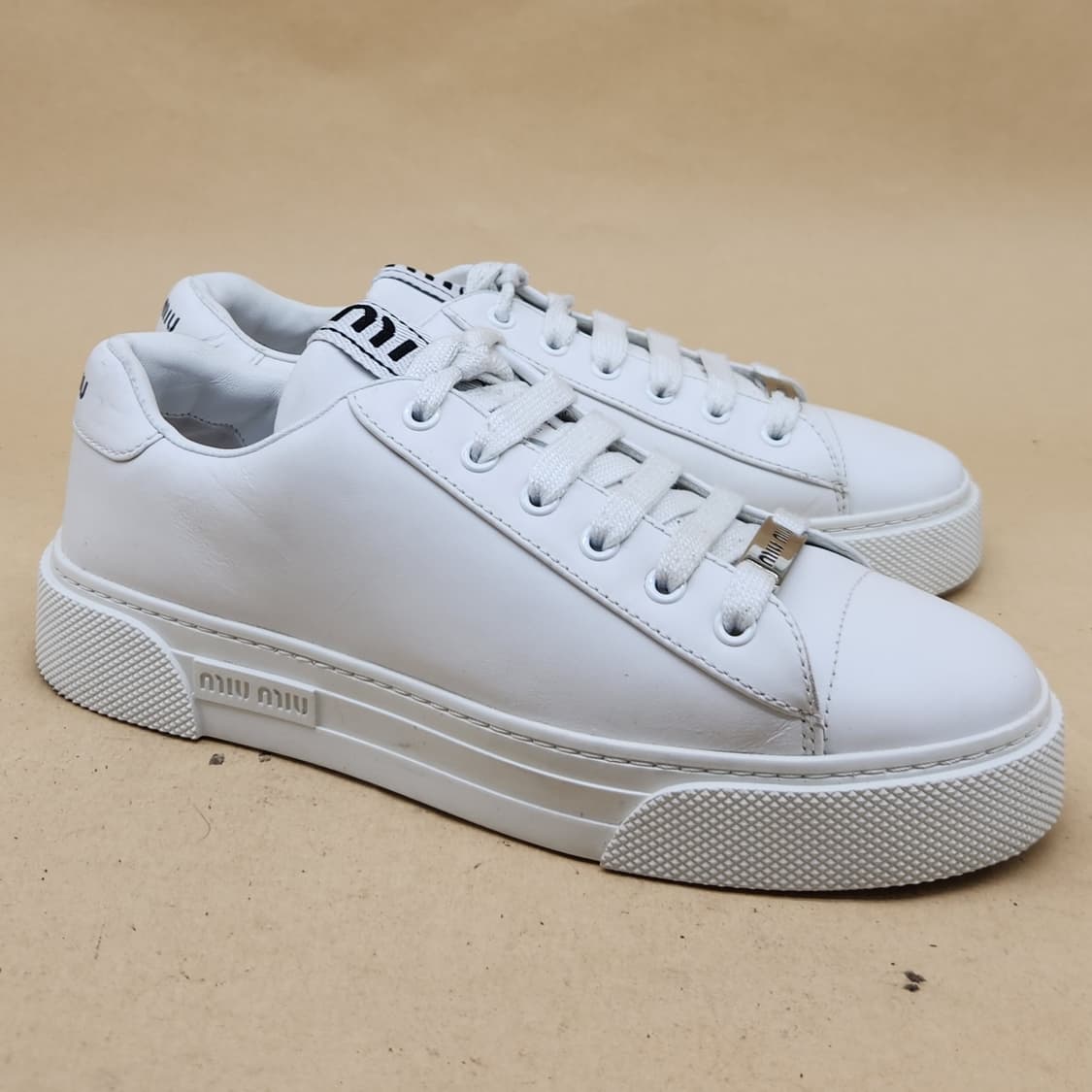 미우미우 여성 스니커즈39 250 상품이미지1