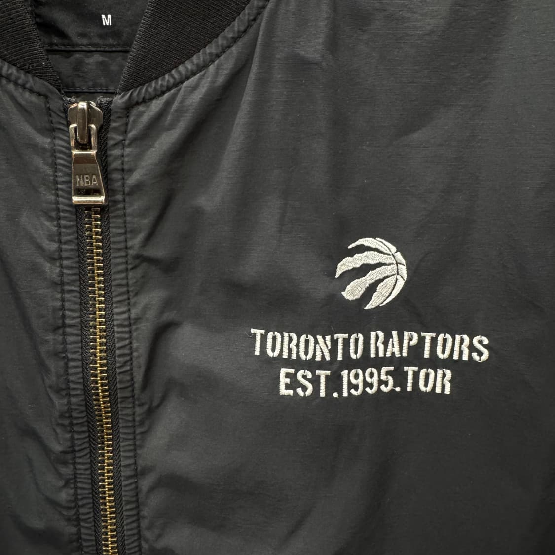 NBA 토론토 랩터스 항공점퍼 후면 레터링 프린트 포인트 블랙 상품이미지5