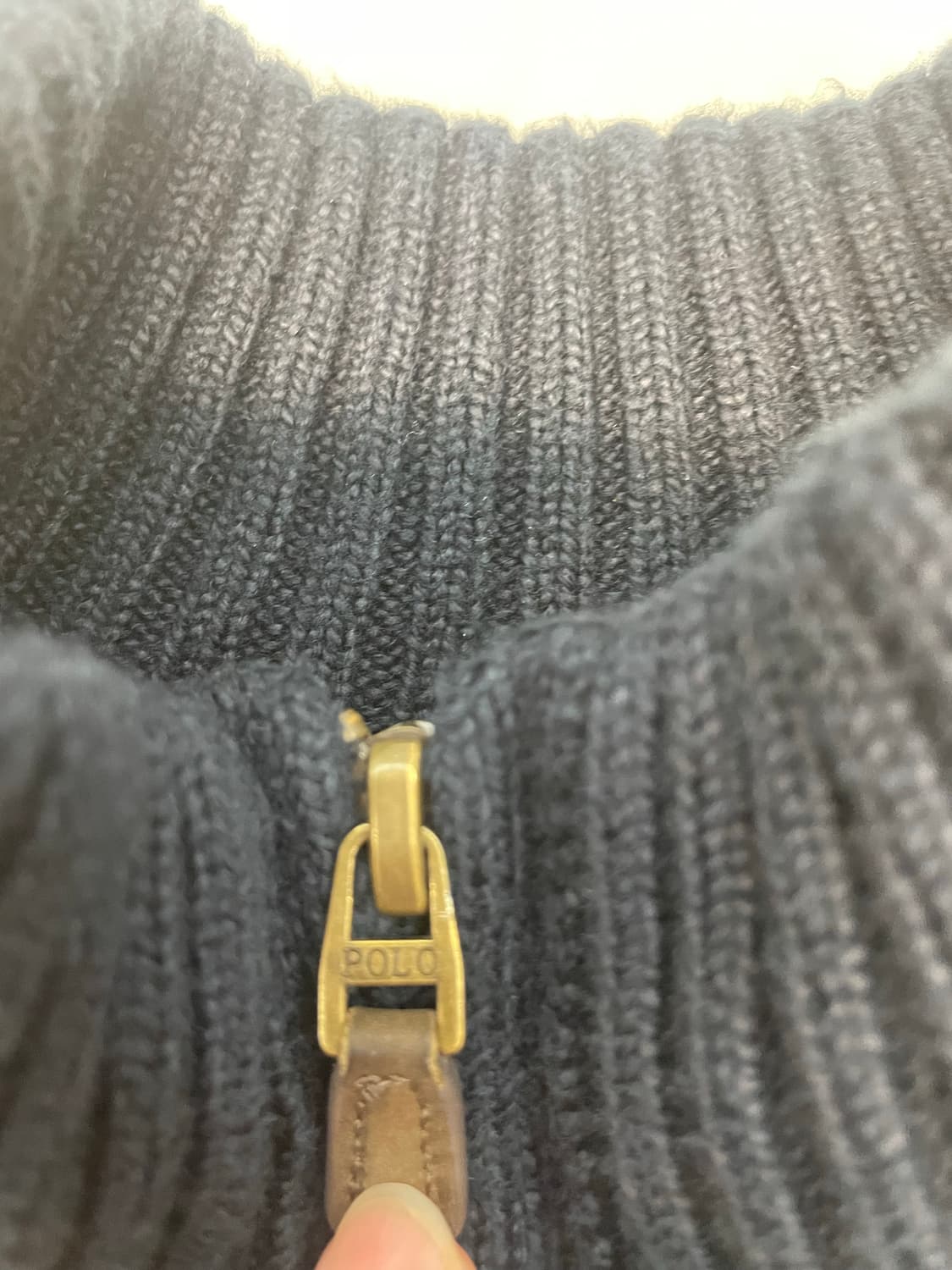 폴로 니트 풀집업 블랙x 상품이미지2