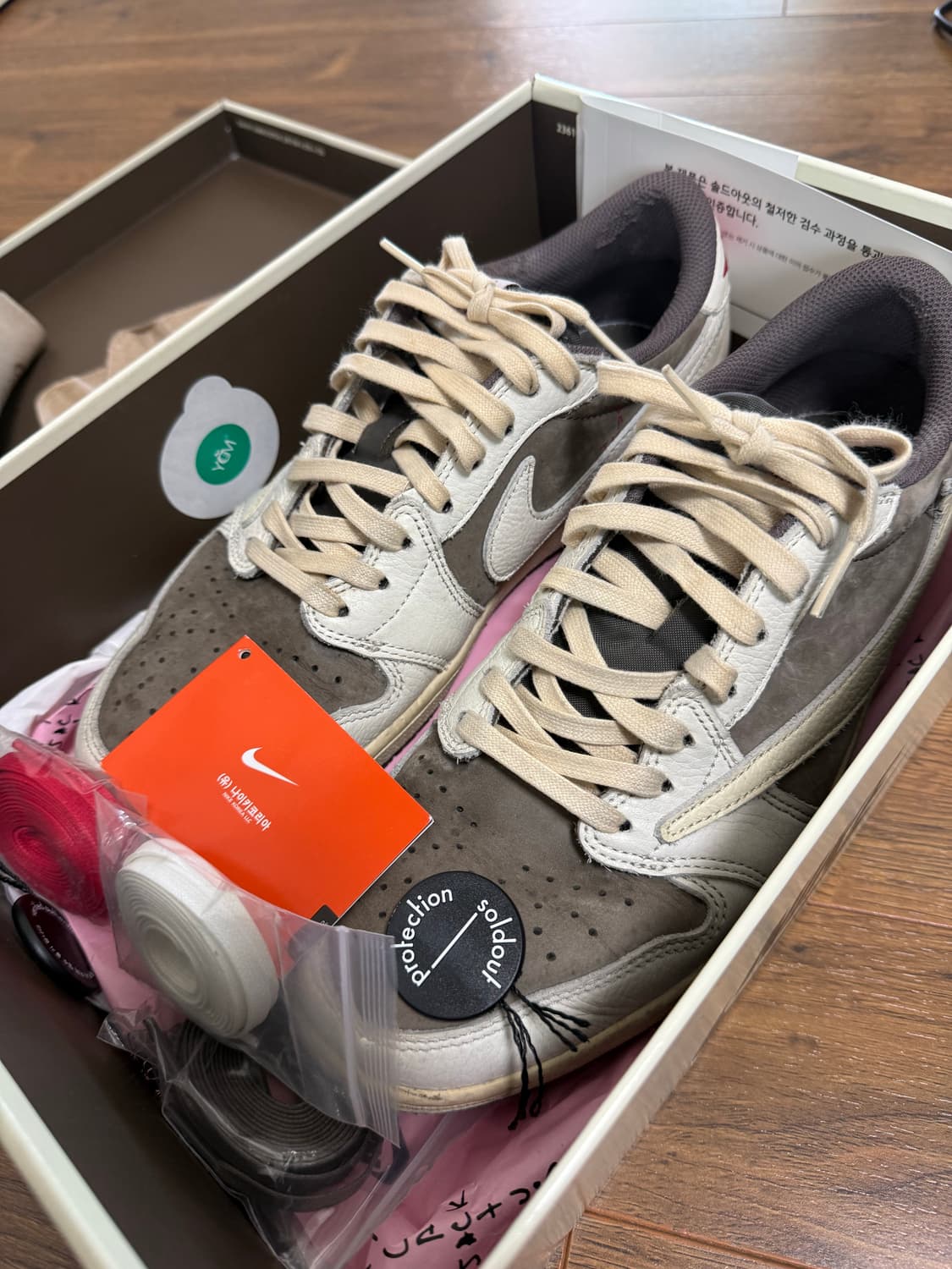 조던1 트레비스 스캇 리버스 모카 270 상품이미지1