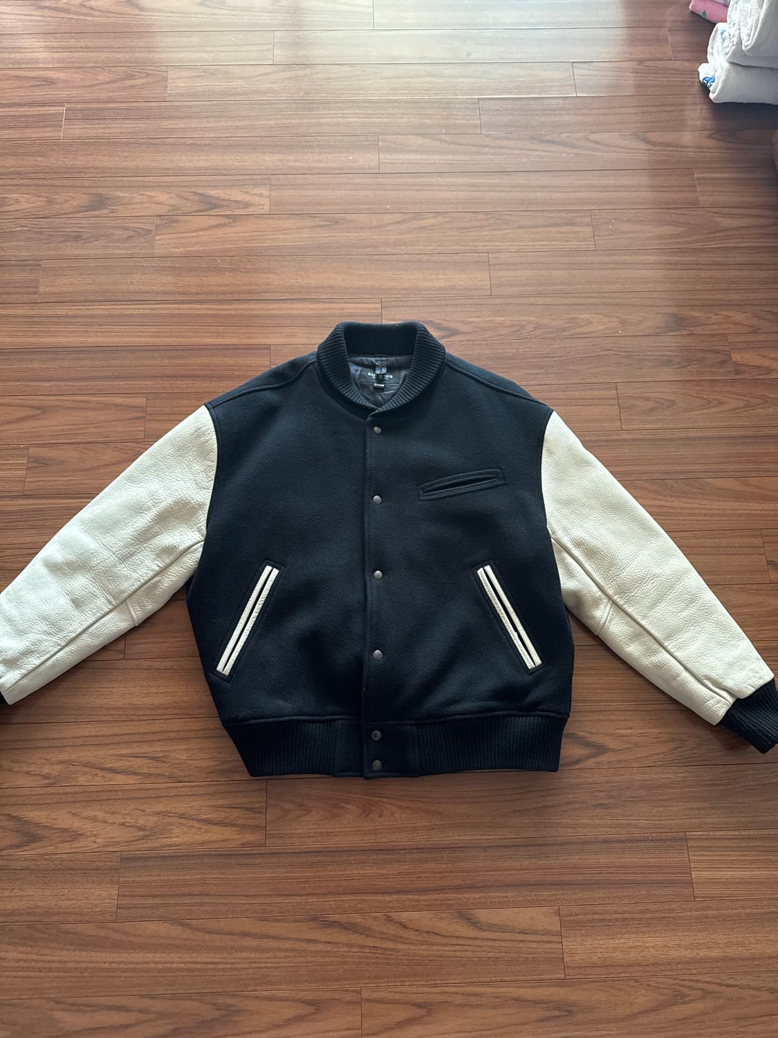 이스트로그 블랙 바시티 xl 상품이미지1