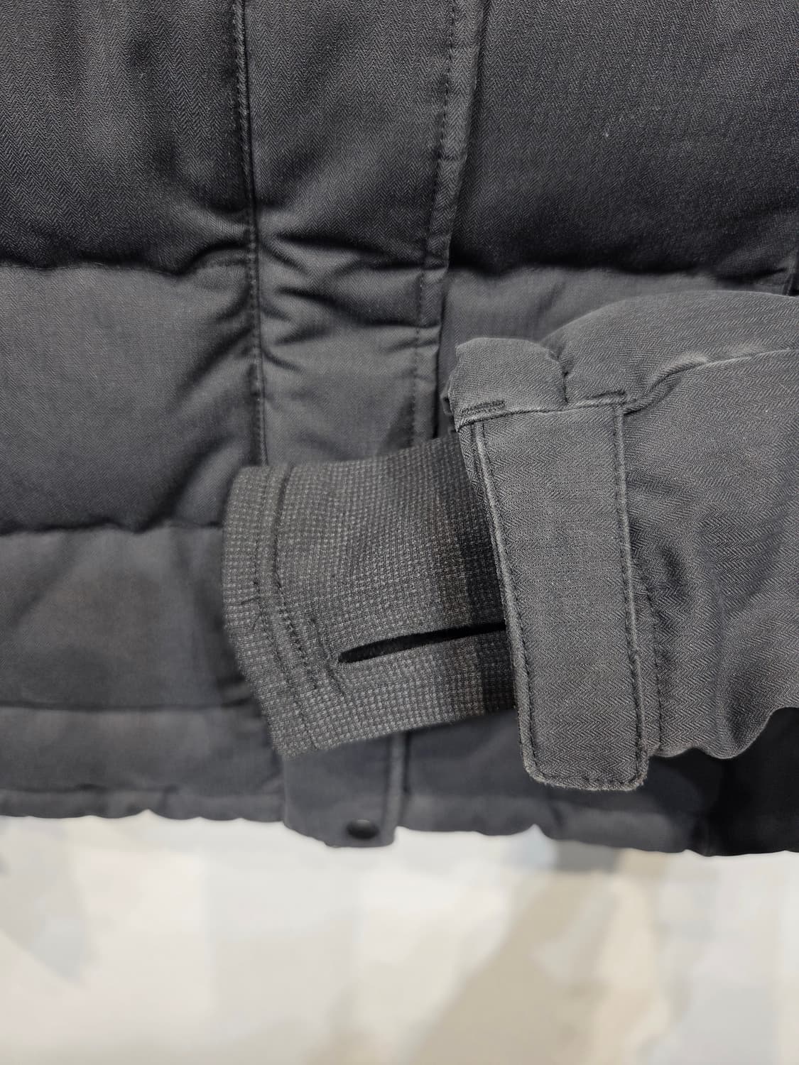 디스커버리 익스페디션 구스다운 패딩 블랙_90 상품이미지4