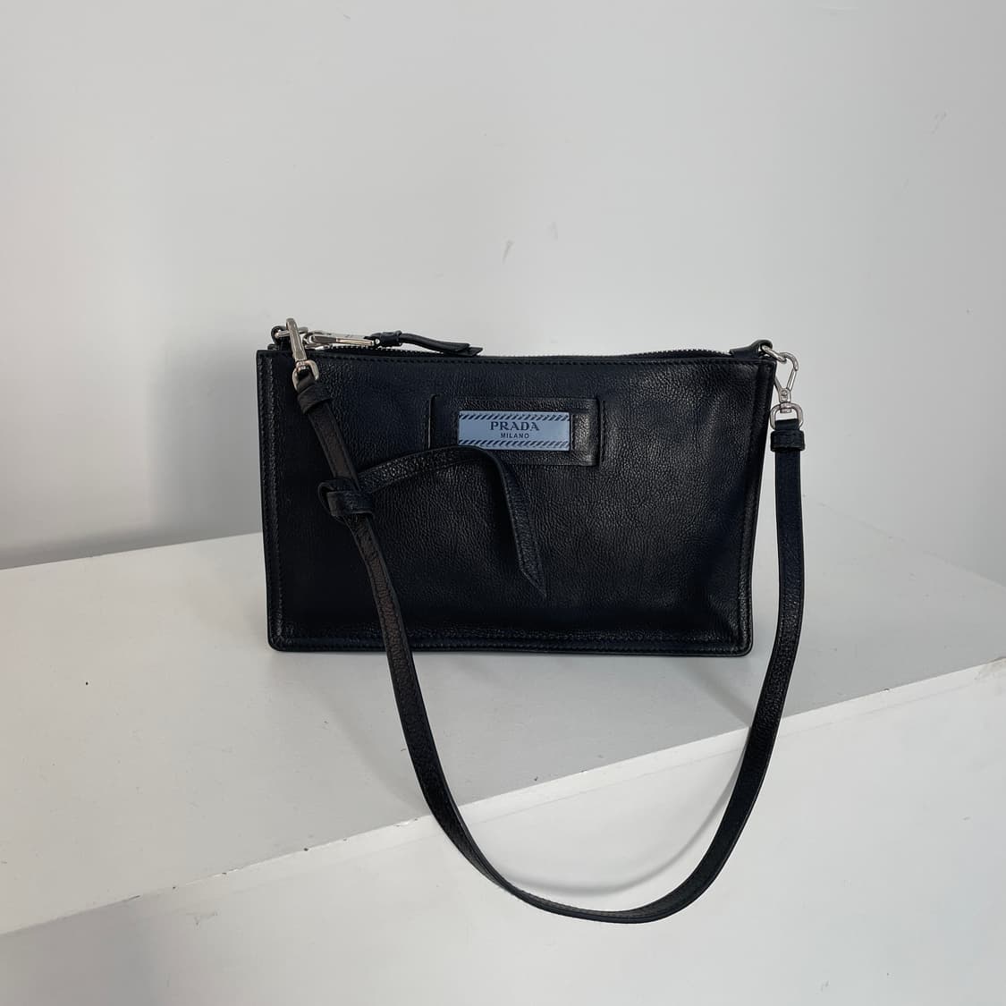 프라다 에티켓 레더 코스메틱 파우치 겸 숄더백 상품이미지3