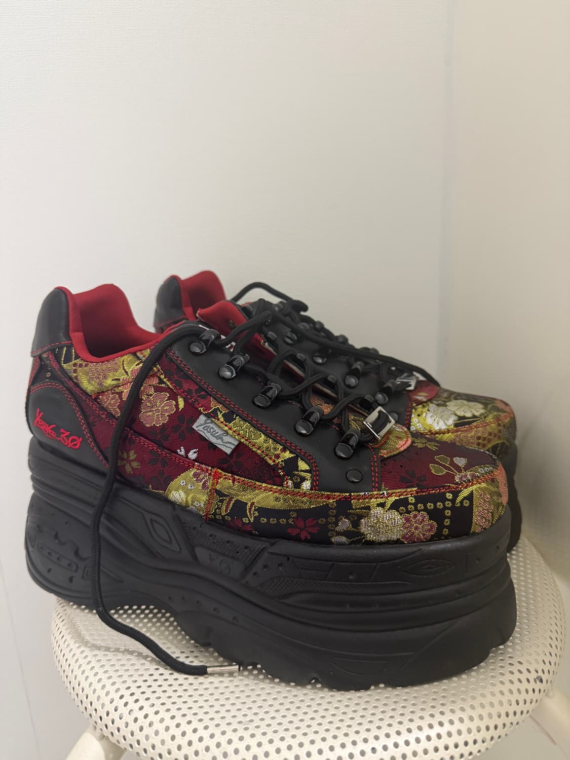 요스케 30주년 한정 레드 오리엔탈 통굽 레이스업 스니커즈 상품이미지1