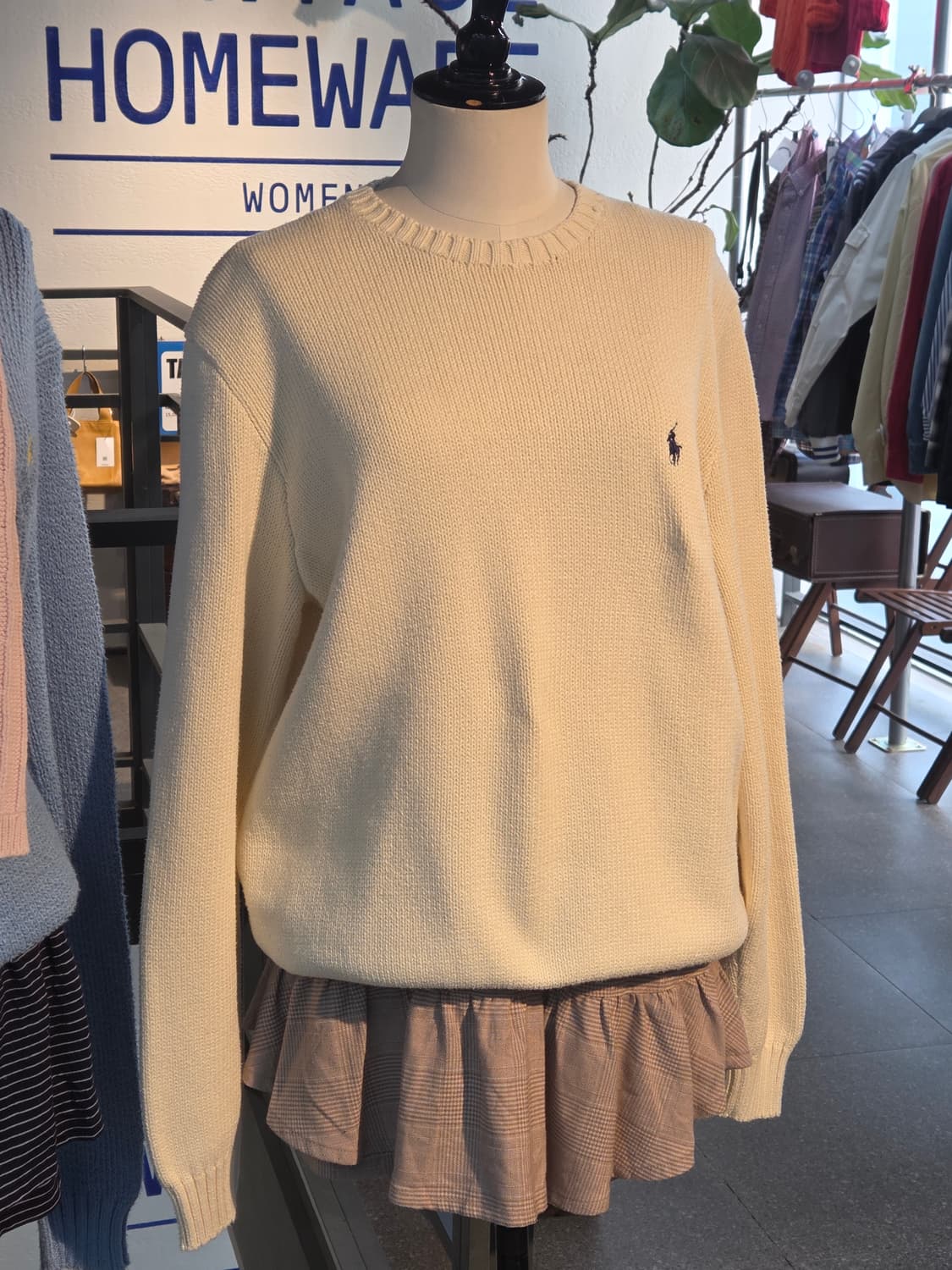 폴로 니트 아이보리 판매합니다 상품이미지1