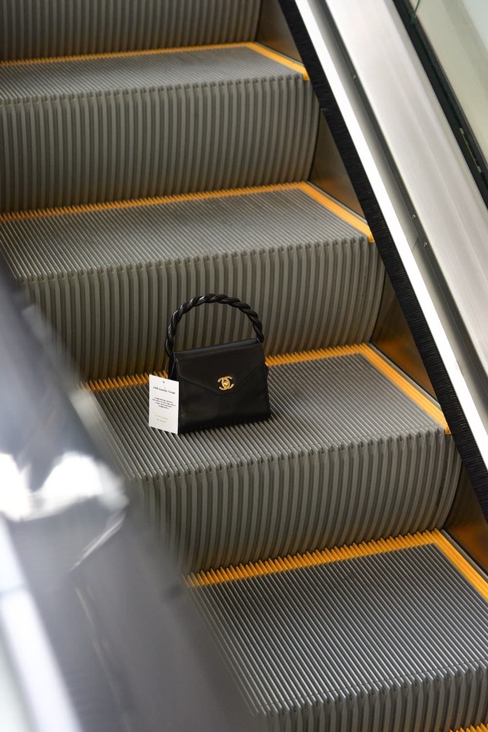 샤넬 트위스트 탑핸들백 (4번대) (정품) 상품이미지1