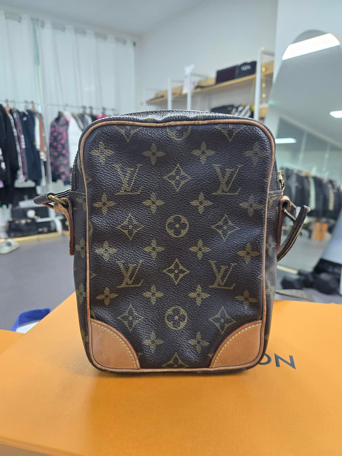 [A급컨디션]루이비통 아마존 크로스백 상품이미지2