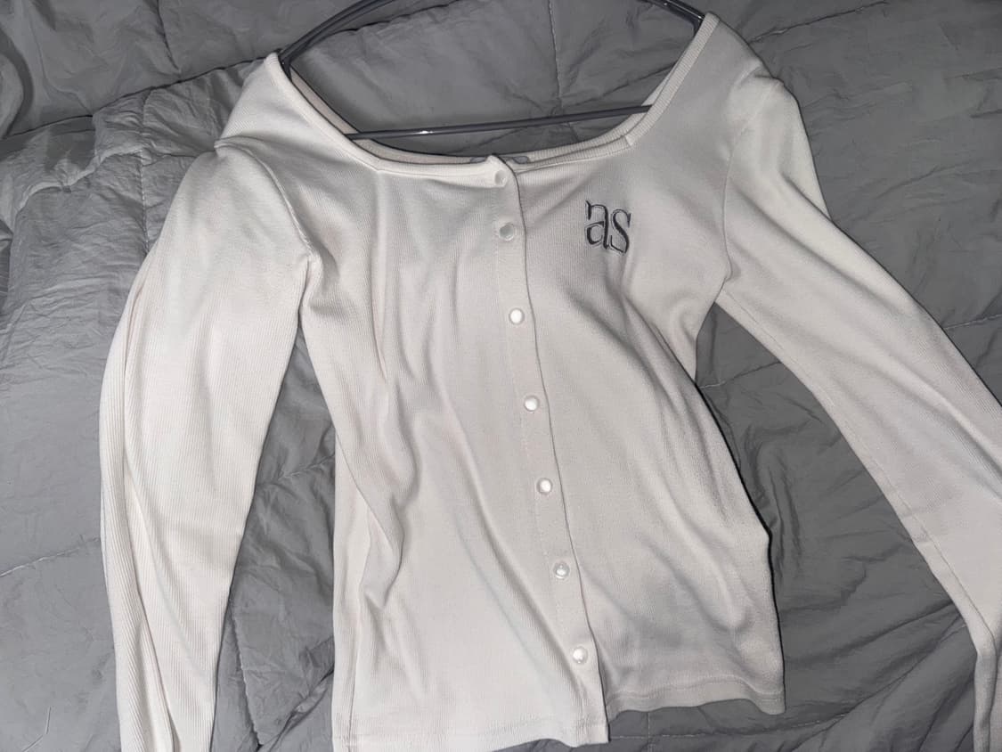 애즈온 SICILY BUTTON CARDIGAN / WHITE 상품이미지2