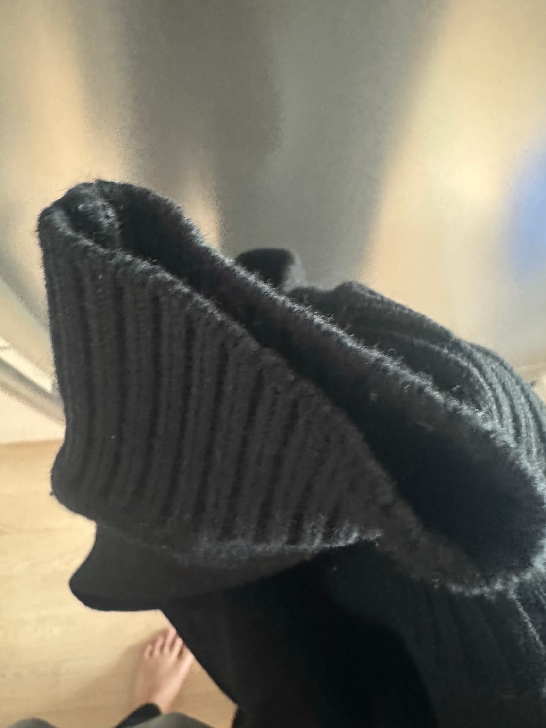 [M] 아미 블랙 빅하트 울 터틀넥 니트 상품이미지4