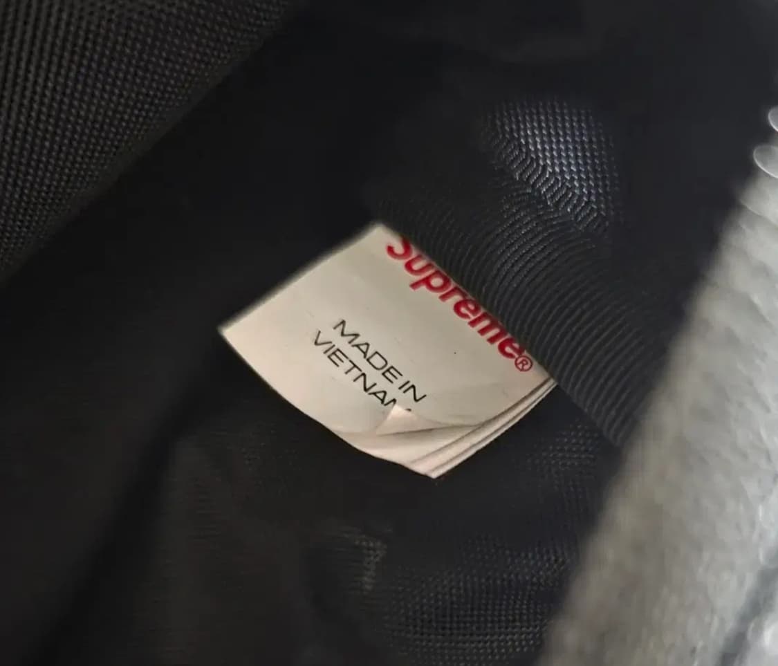 슈프림 미니 더플백 블랙 - 24SS 판매합니다 상품이미지8