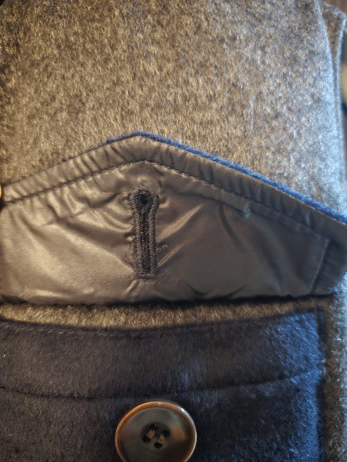 슈가케인 캐시미어,울 후드틸부착 패딩조끼입니다. 상품이미지4