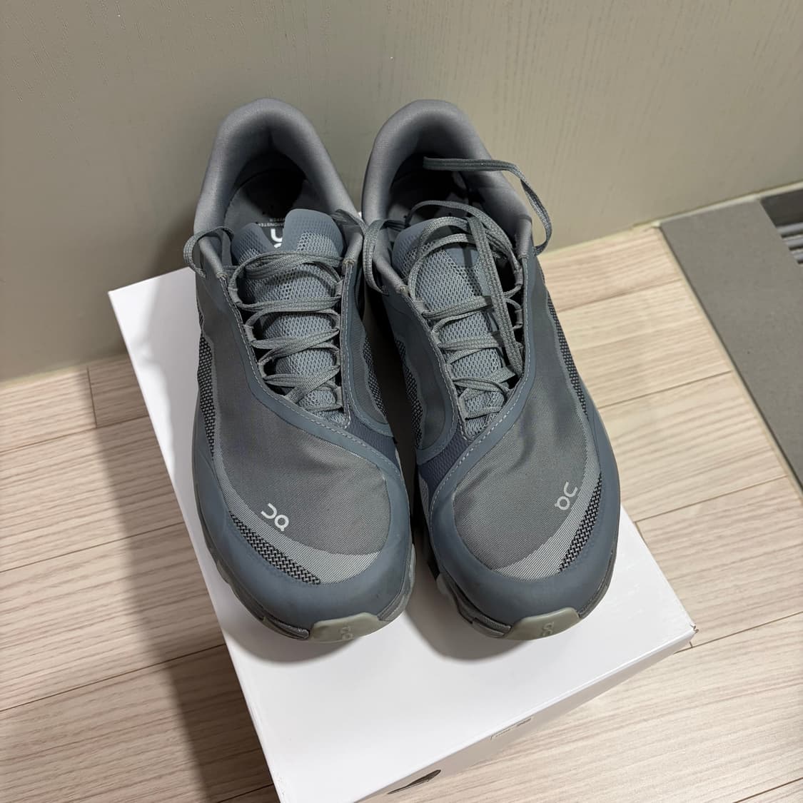 온러닝x파프 클라우드몬스터 그레이 285  상품이미지2