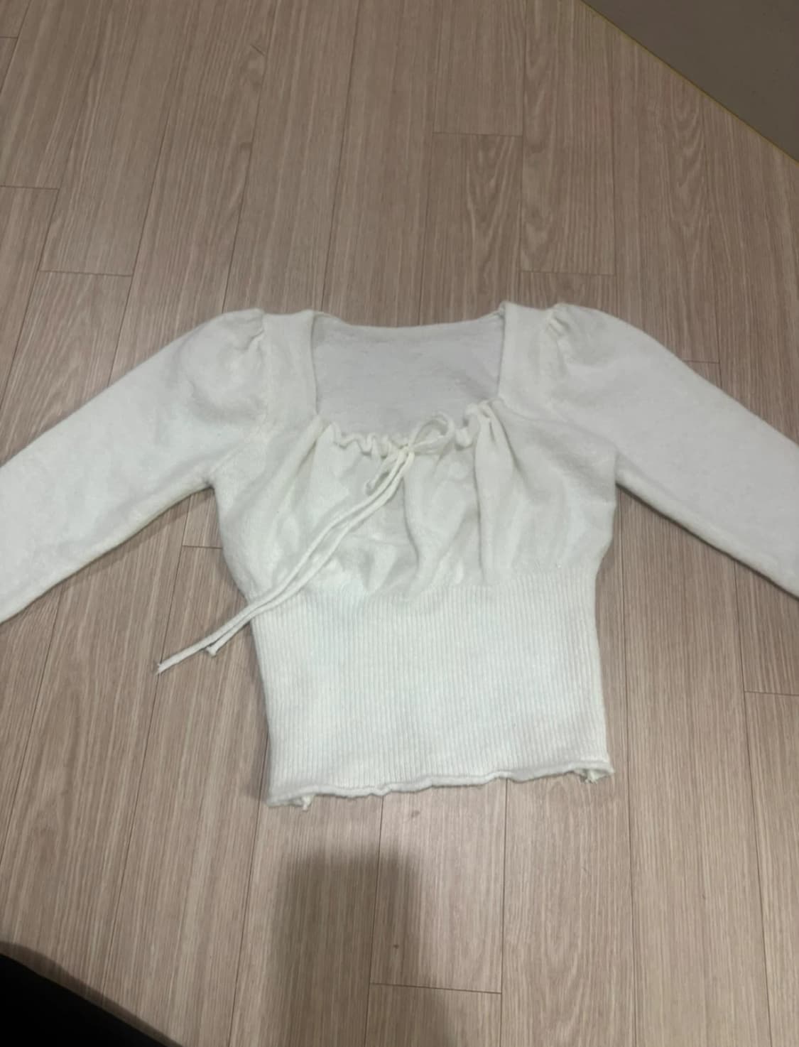 아이보리 스퀘어넥 리본 니트 상품이미지1