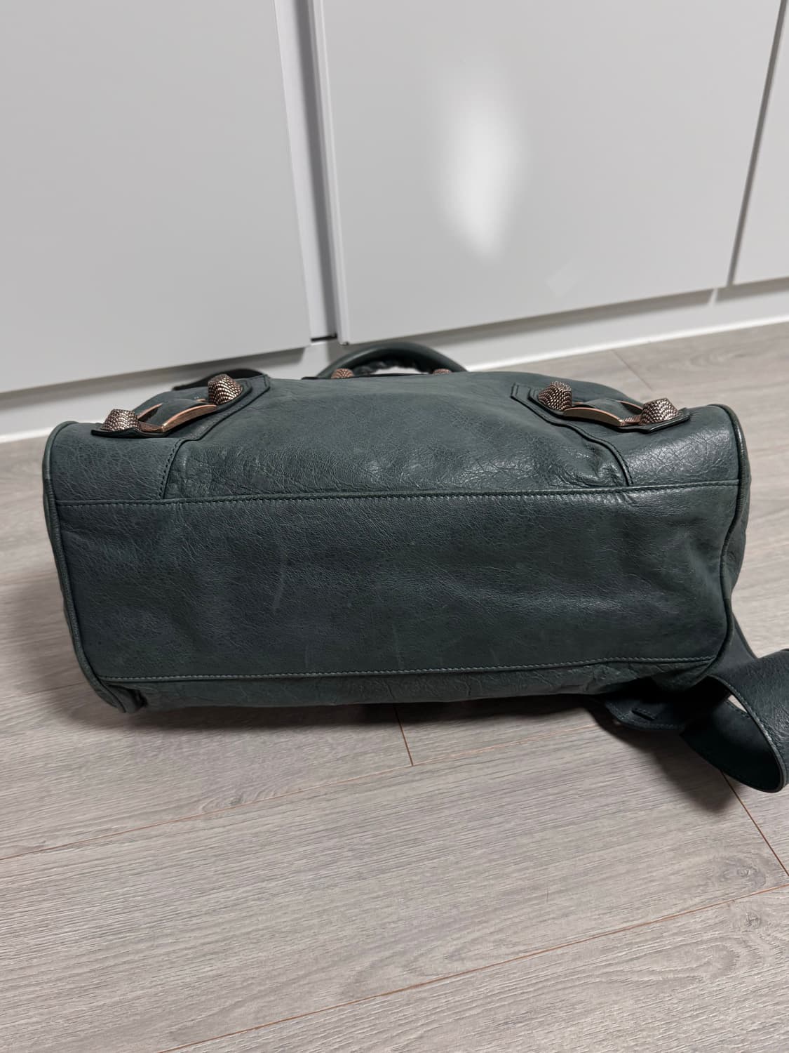 발렌시아가 클래식 시티 틸그린 미디움/상태최상/급처 상품이미지4