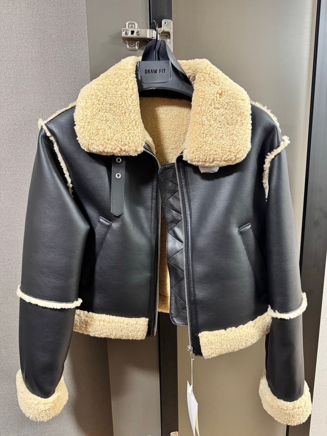 드로우핏우먼 시어링 크롭 무스탕 자켓 상품이미지2