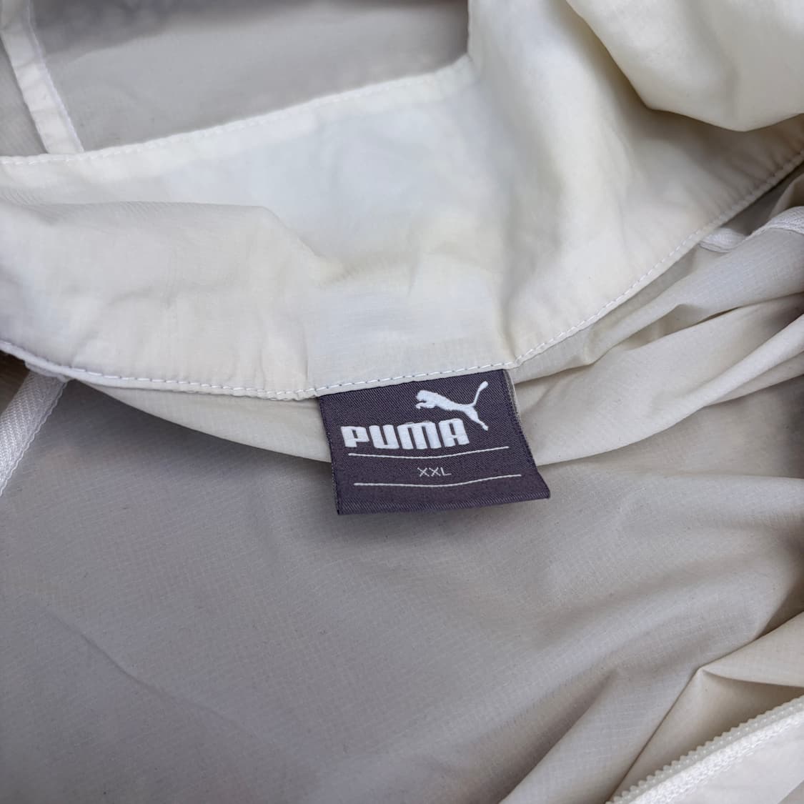 푸마 화이트 경량 바람막이(XXL) 상품이미지4
