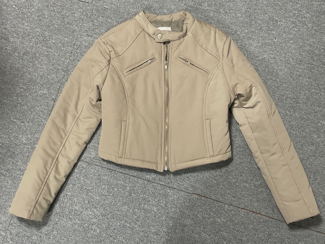 3온스 크롭 베이지 라이더 패딩 자켓 새상품 상품이미지1