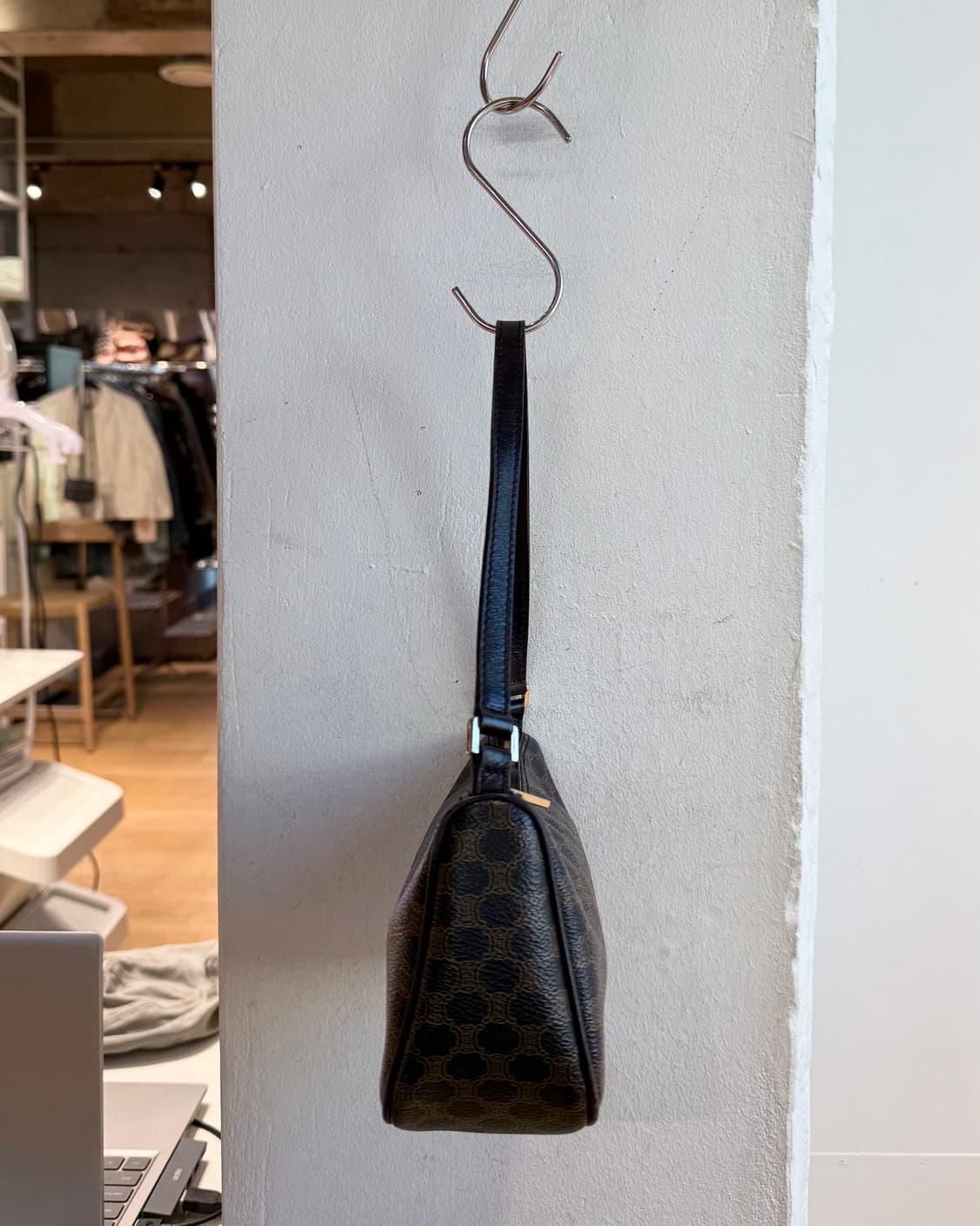 셀린느 딥브라운 마카담 미니 바게트백  상품이미지6