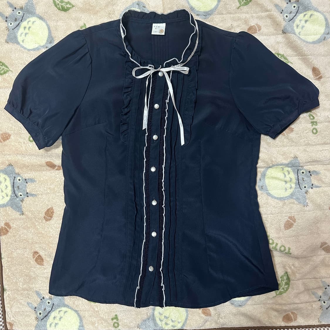 arrow 빈티지 로걀 핀턱 레이스 리본 블라우스 상품이미지2