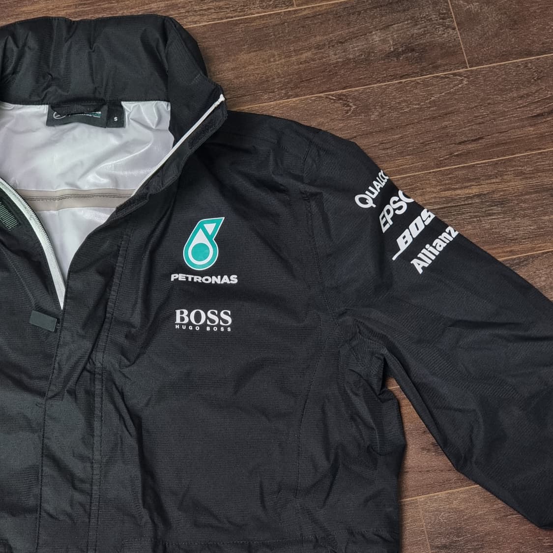 F1 메르세데스 AMG 페트로나스 팀 레인자켓 유니폼 S 상품이미지4