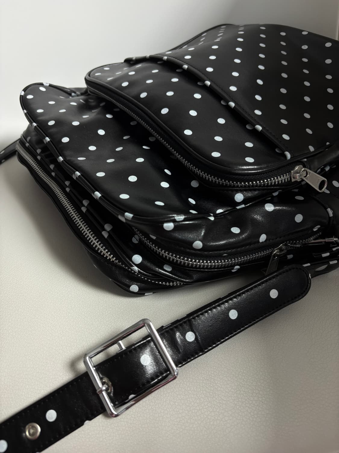 꼼데가르송 도트 크로스백  상품이미지6