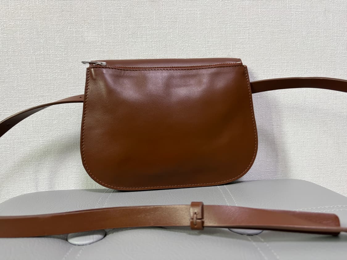 코스 여성 크로스백 상품이미지3