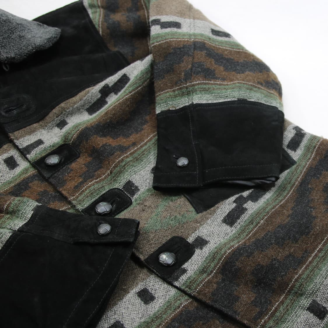 (착용컷) DARJE 스웨이드 패턴 자켓 (남성용 105) 상품이미지8