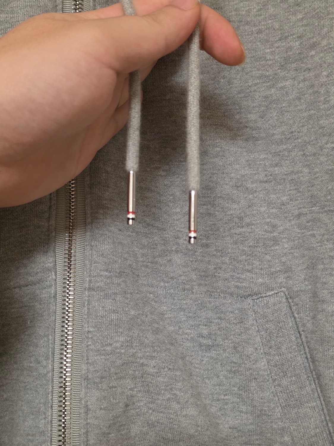 [1회외출] 톰브라운 사선완장 후드집업 4사이즈 상품이미지3