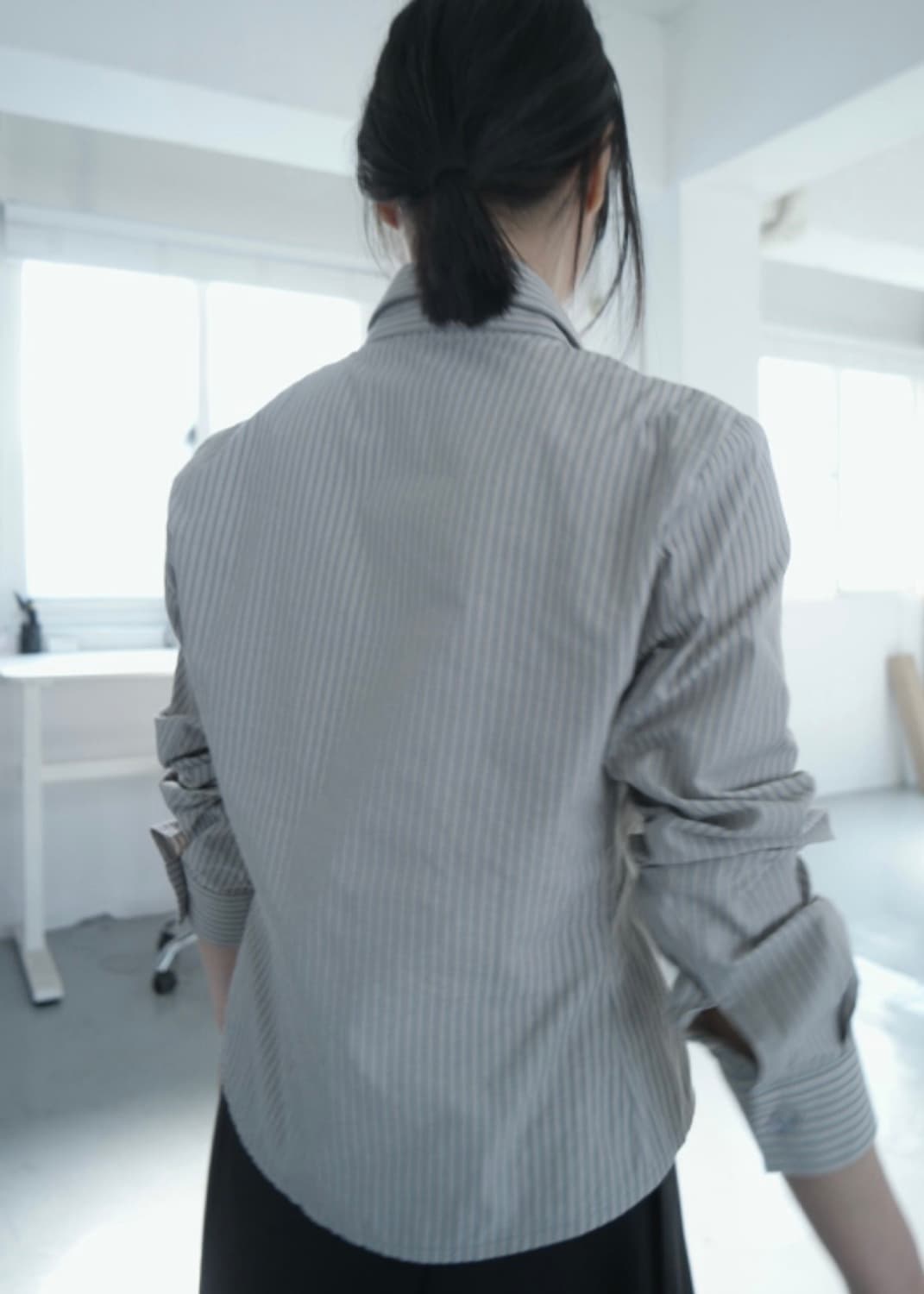 그레이 스트라이프 셔츠 상품이미지3