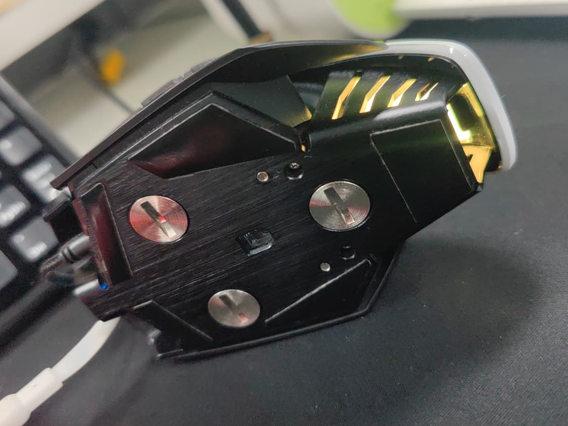 # 커세어 M65 PRO RGB 게이밍 인체공학 마우스 급처 상품이미지8