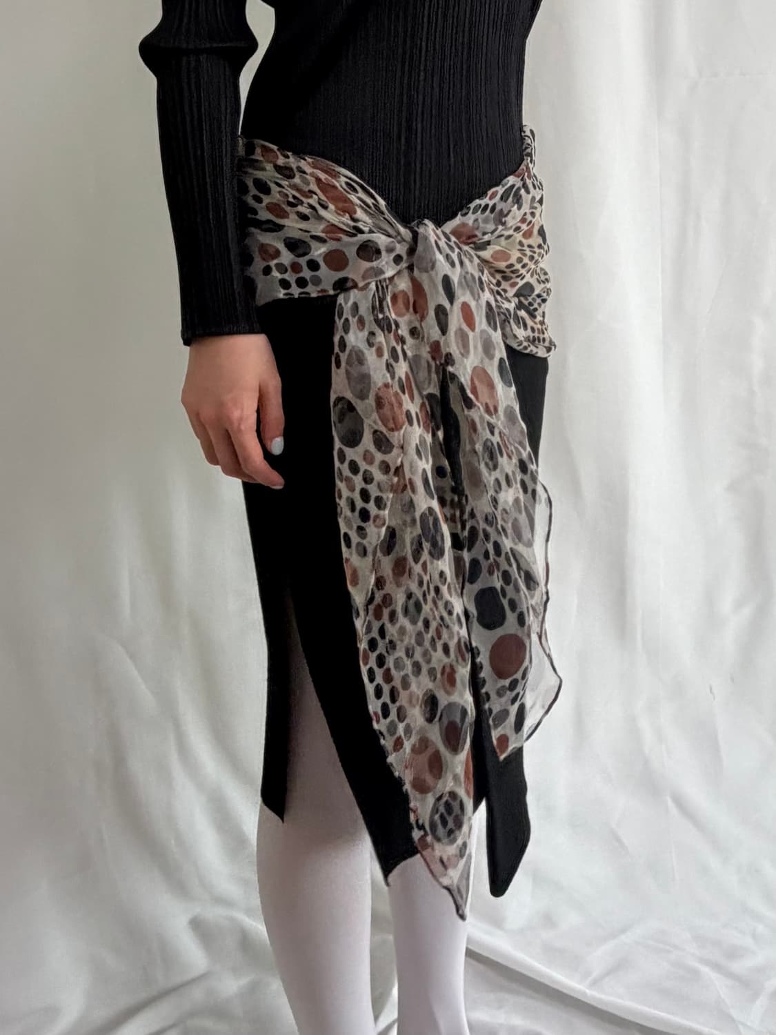 땡땡이 패턴 쉬폰 스카프 상품이미지1