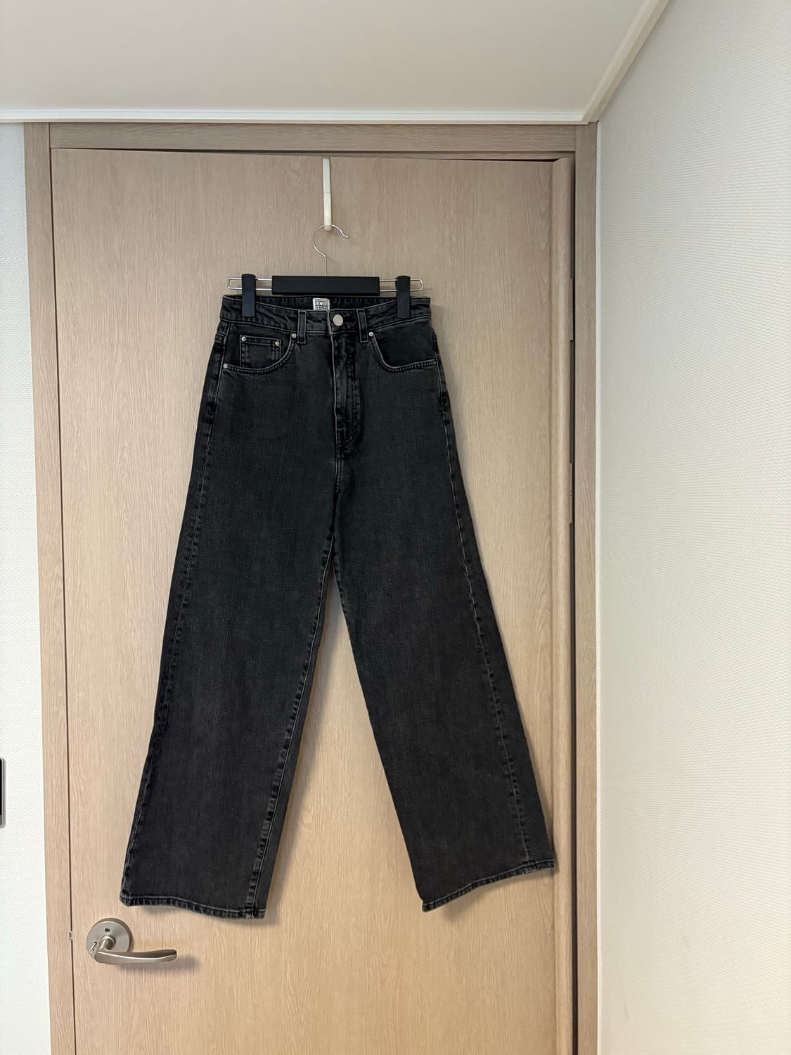 토템 페이디드 블랙 레귤러핏  상품이미지1