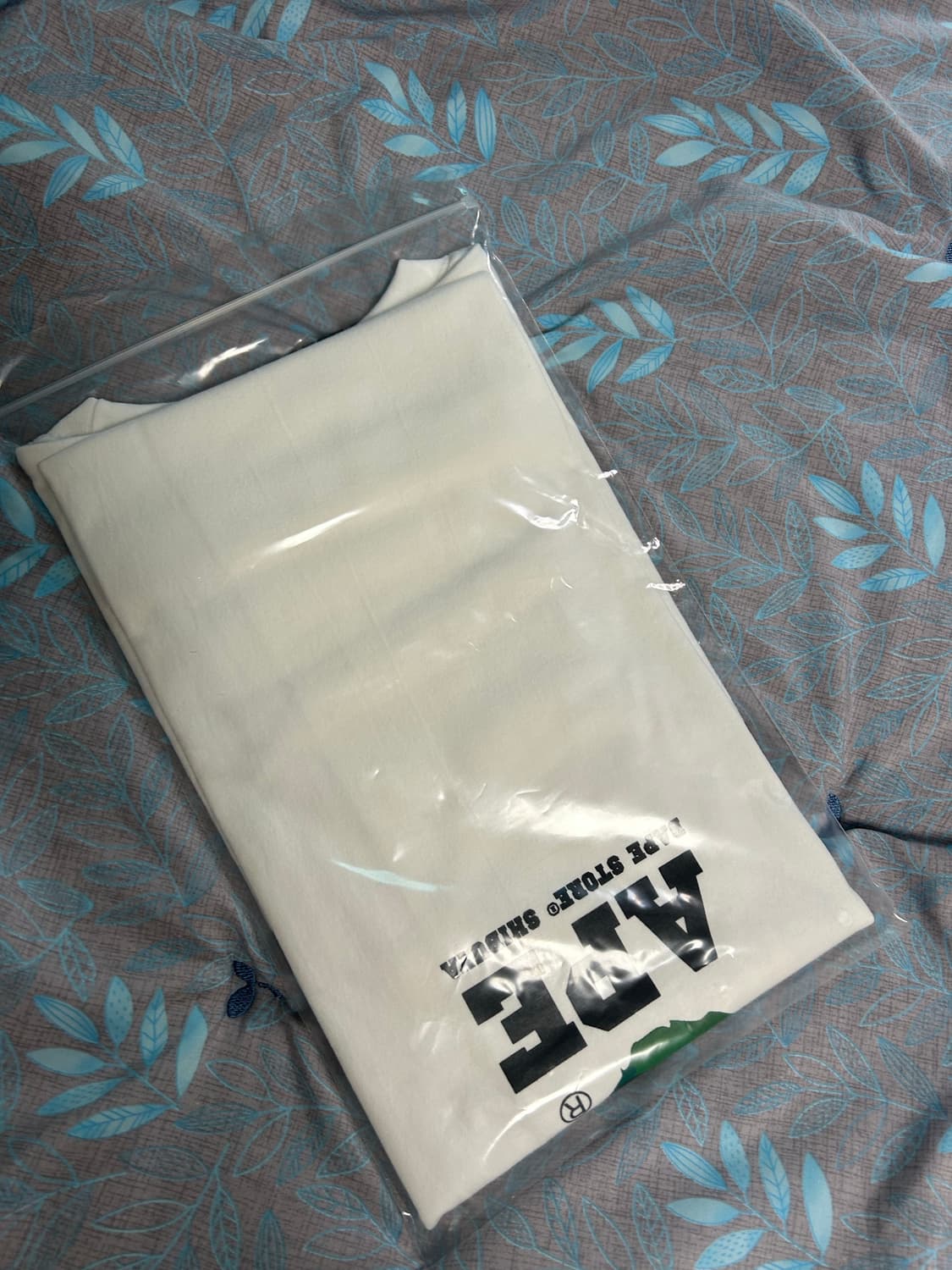 [새상품/L] 베이프 컬리지 시부야 에디션 화이트 상품이미지3