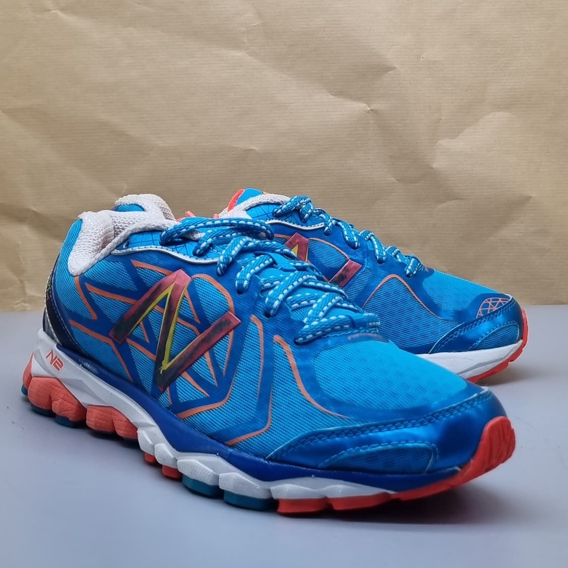 뉴발란스 1080 V4 여성운동화240  상품이미지1