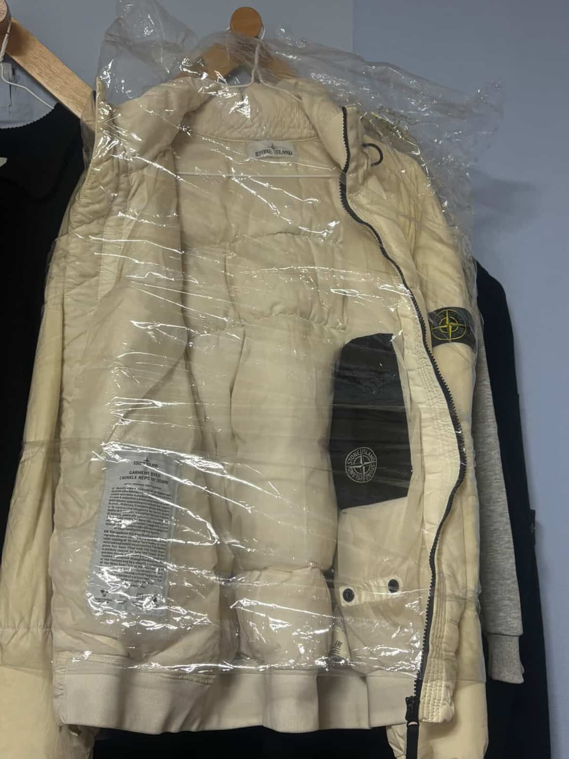 스톤아일랜드 크링클랩스 패딩 상품이미지2