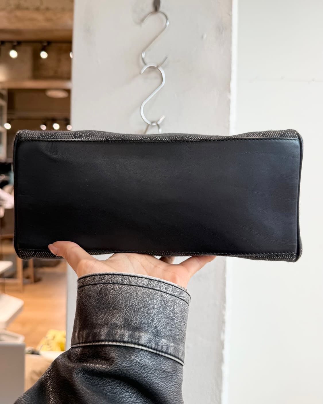 구찌 블랙 캔버스 GG 숄더백  상품이미지8