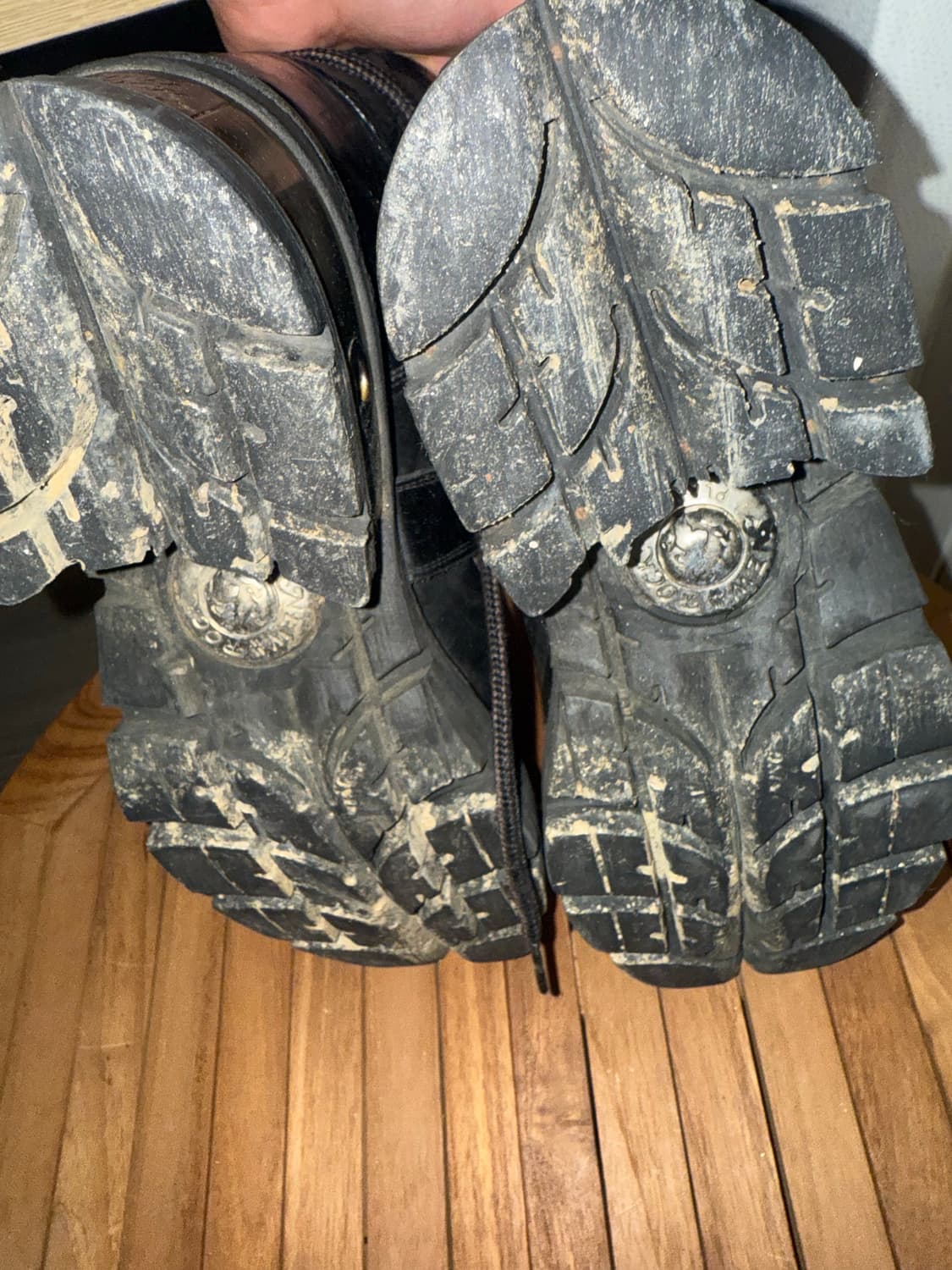 뉴락 부츠 280 사이즈 판매합니다 상품이미지6