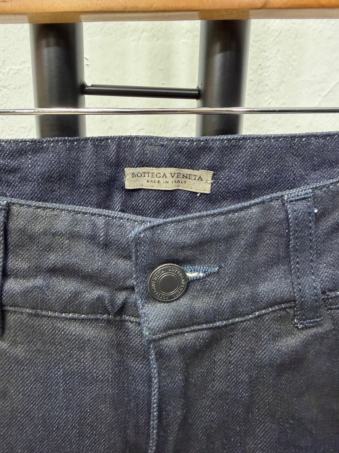 매장판정품) 보테가베네타 여성 왁싱 데님 팬츠 30 상품이미지5