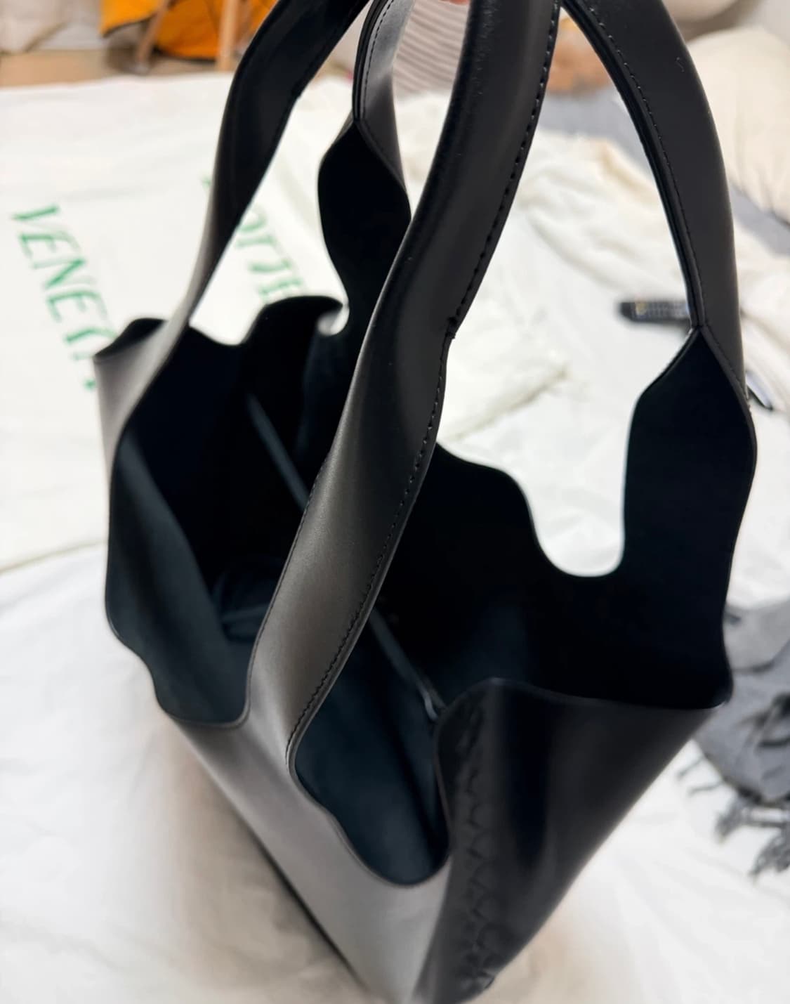 보테가베네타 디아고 쇼퍼백 라지 블랙 새상품급 상품이미지4