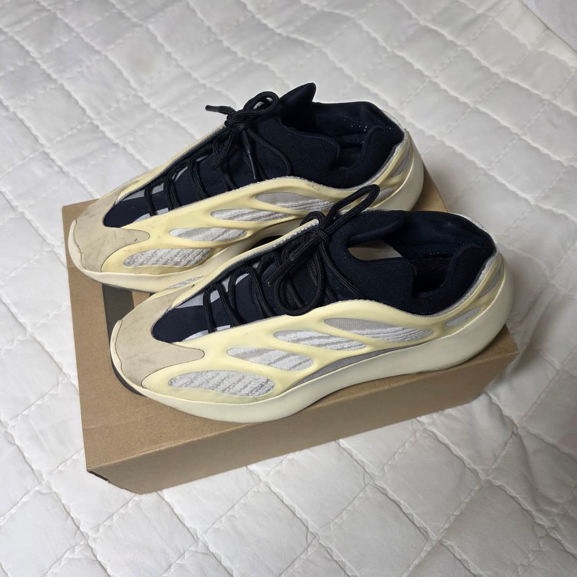 (중고) 아디다스 이지 700 V3 아자엘 2019 280사이즈 상품이미지6