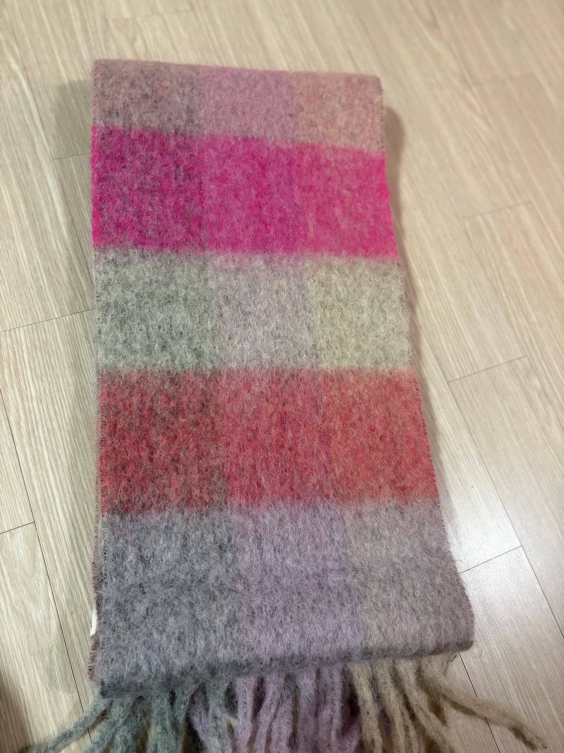 아크네 컬러블록 목도리 구버전 판매합니다.  상품이미지4