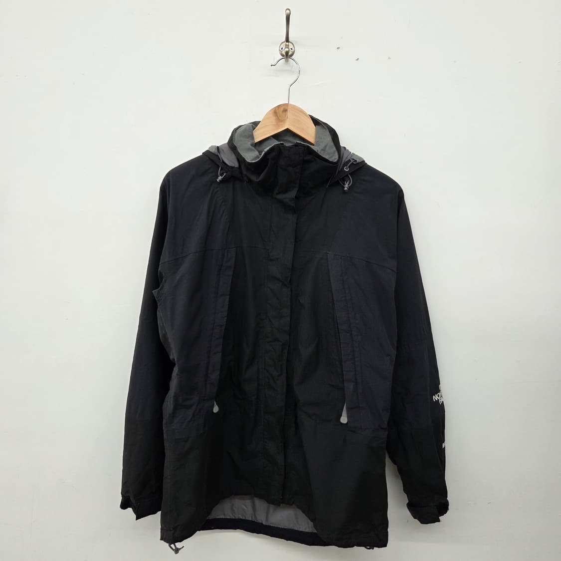 노스페이스 블랙 바람막이 자켓 남L 상품이미지1