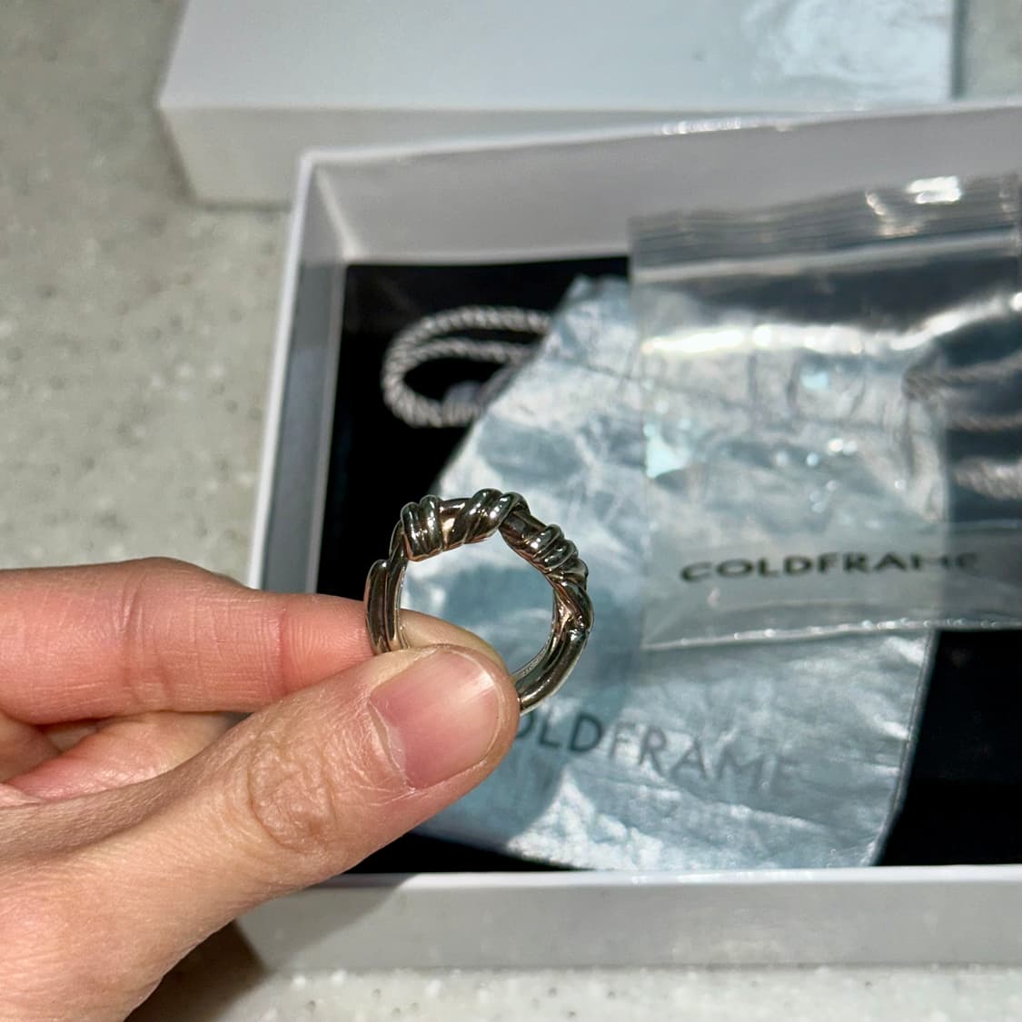 coldframe 콜드프레임 실버 꼬임 매듭 반지 상품이미지5