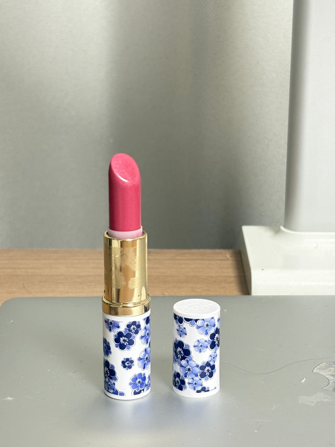 에스티로더 플라워 패턴 한정판 립스틱 핑크 선셋 상품이미지1